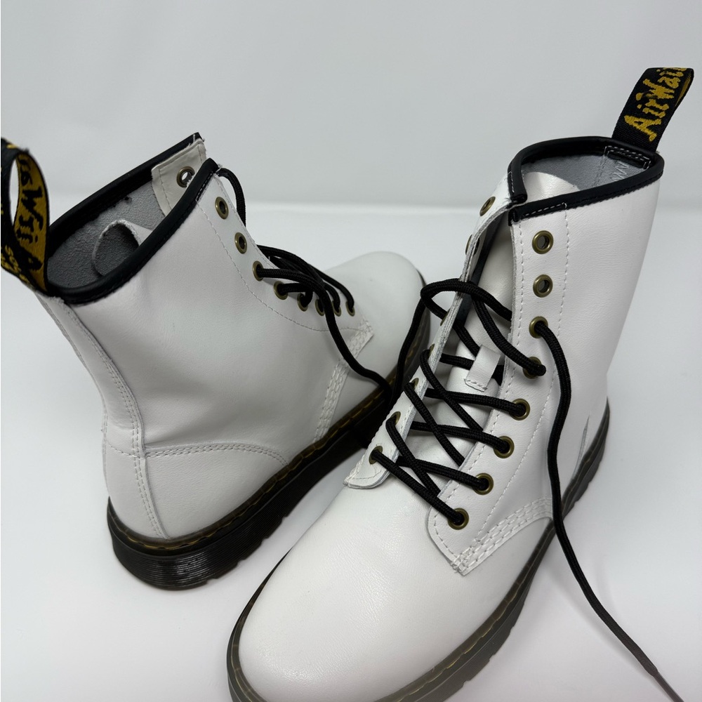 Dr. Martens White Leather Combat Boots Classic Doc Martens EUC Unisex - Picture 13 of 14